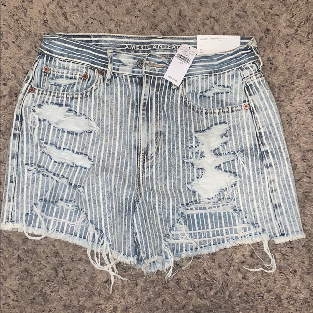 American Eagle 90s Boyfriend Shorts